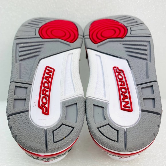 NIKE 832033-126 Jordan 3 Retro Sneaker - Little Kids 9C - Picture 10 of 11